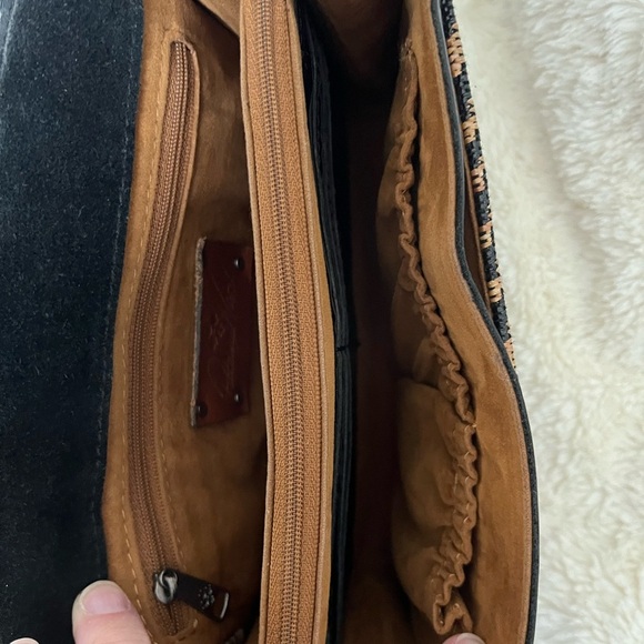 Patricia Nash Black and Tan Handcrafted Straw and Leather Crossbody Bag 9x61/2 - Picture 11 of 12